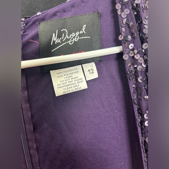 MAC DUGGAL 10791 NWOT
Sequined Puff Sleeve V Neck Gown - Picture 6 of 6